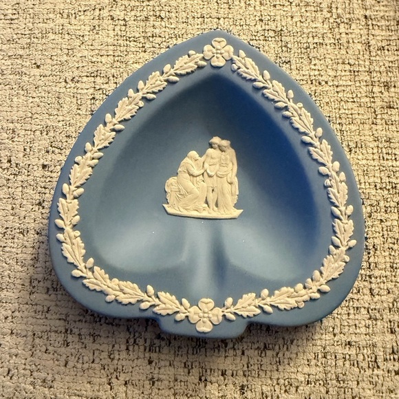Wedgwood Other - Wedgewood Spade shaped Jasperware Trinket Dish Coriolanus